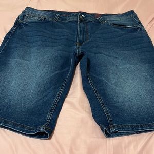 Man’s Shorts Size W-38 Artful Revel color wash Blue, very good condition
